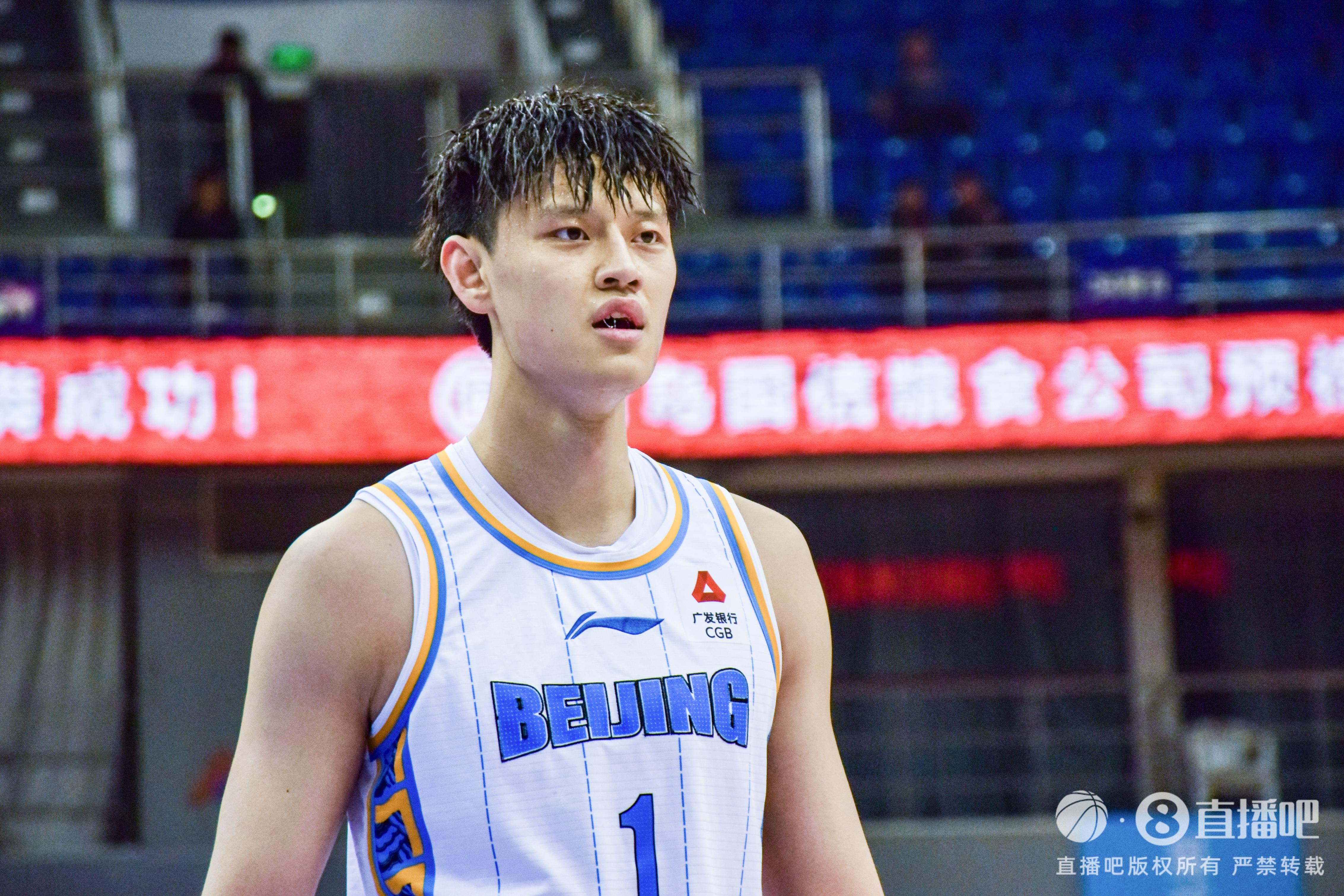 7次大帽相當(dāng)炸裂！曾凡博替補(bǔ)砍16分7板7帽 大帽絕殺遼寧！